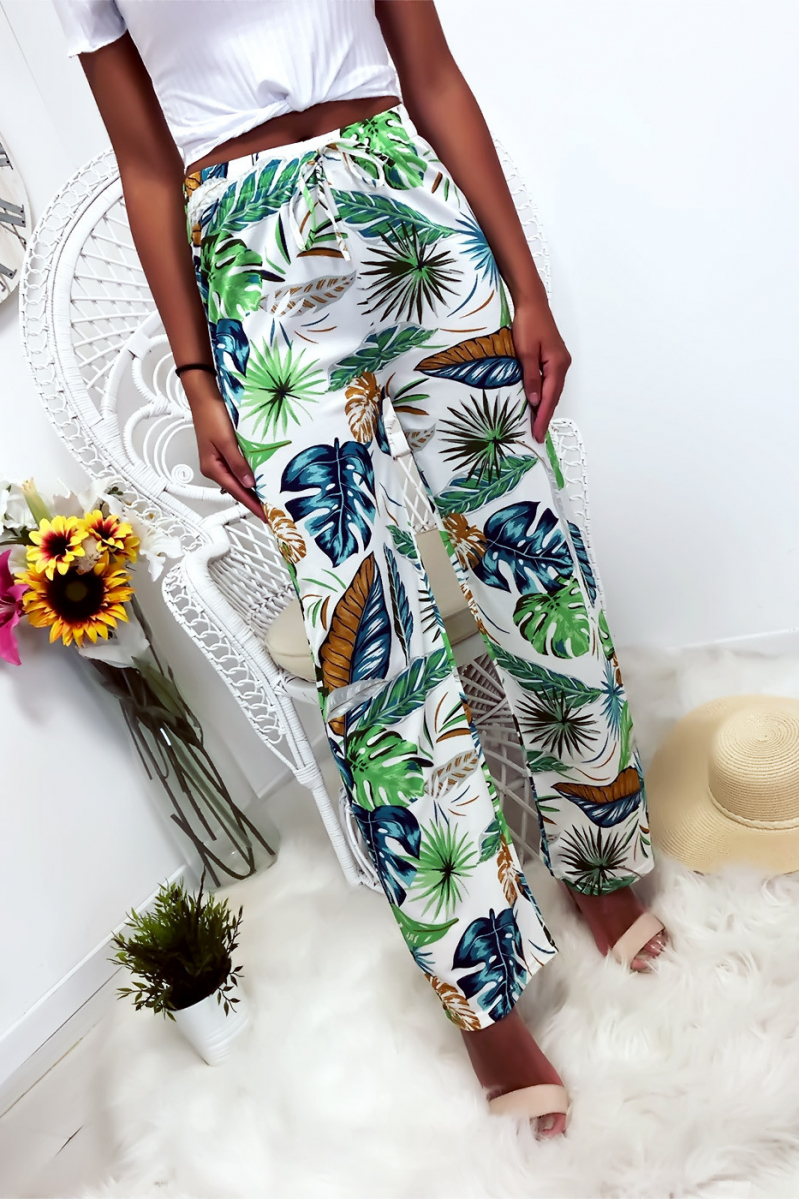 Pantalon palazzo avec jolie motif fleuris blanc et bleu Pantalon palazzo avec jolie motif fleuris blanc et bleu