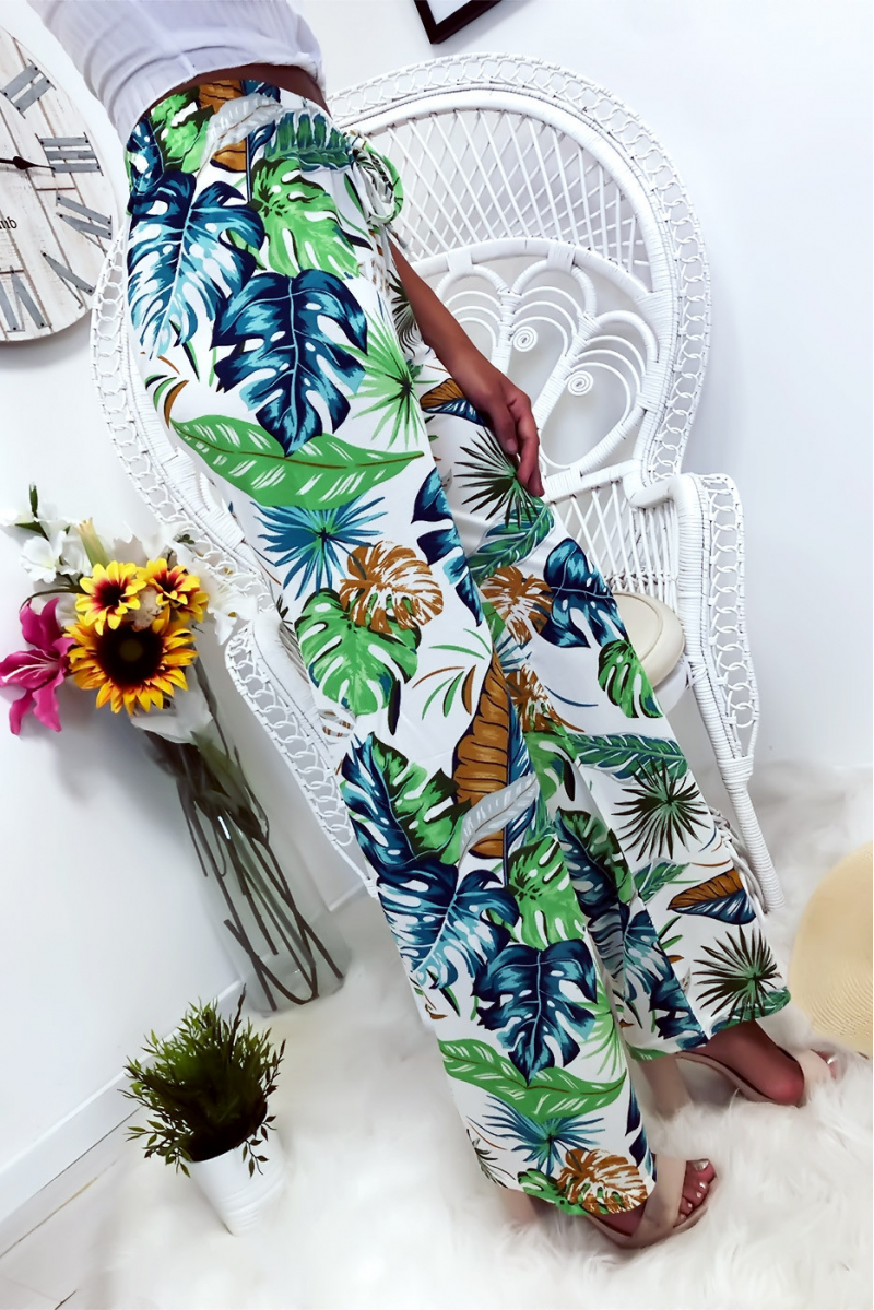 Pantalon palazzo avec jolie motif fleuris blanc et bleu Pantalon palazzo avec jolie motif fleuris blanc et bleu