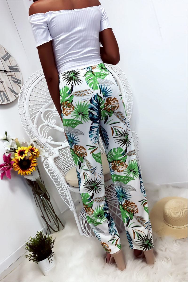 Pantalon palazzo avec jolie motif fleuris blanc et bleu Pantalon palazzo avec jolie motif fleuris blanc et bleu
