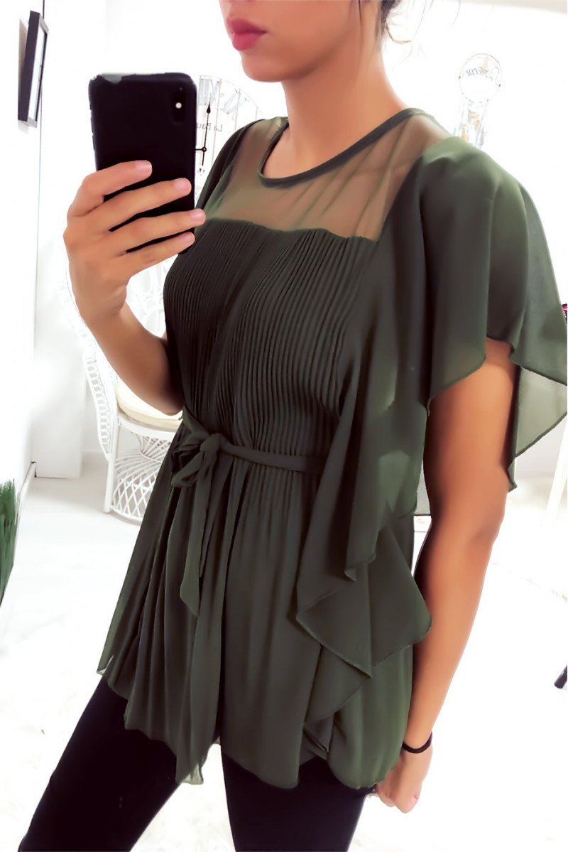 Sublieme geplooide kaki blouse met kant bij de buste, ruches mouwen en riem Sublieme geplooide kaki blouse met kant bij de buste, ruches mouwen en riem