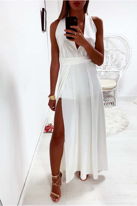 robe blanche ouverte dans le dos