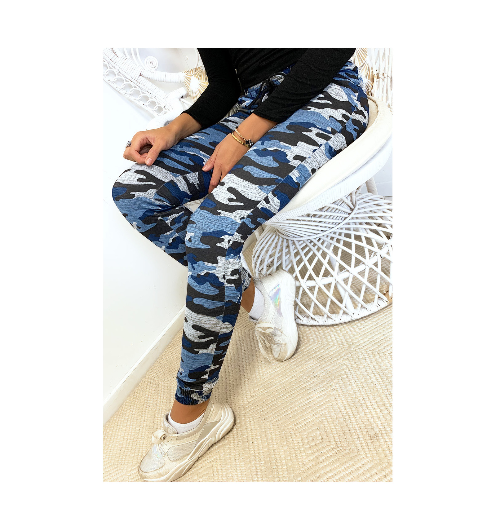 Pantalon jogging militaire bleu avec poches. Enleg 9-169.