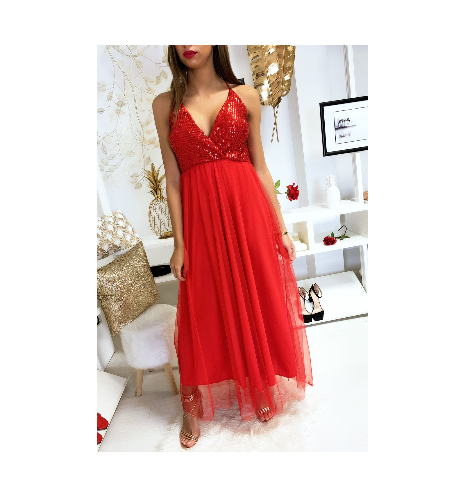 Longue robe bustier rouge à paillette avec jupe en voile ...