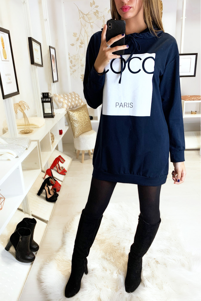 Sweat à capuche marine avec écriture coco sur fond brillant Sweat à capuche marine avec écriture coco sur fond brillant