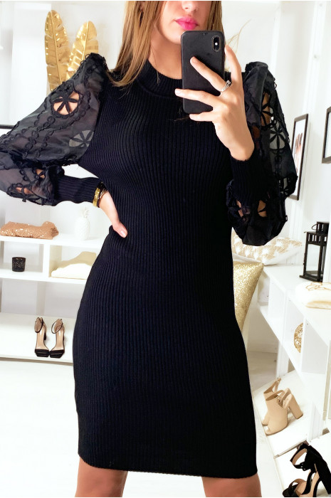 Robe pull noir avec manche bouffante et dentelle Robe pull noir avec manche bouffante et dentelle