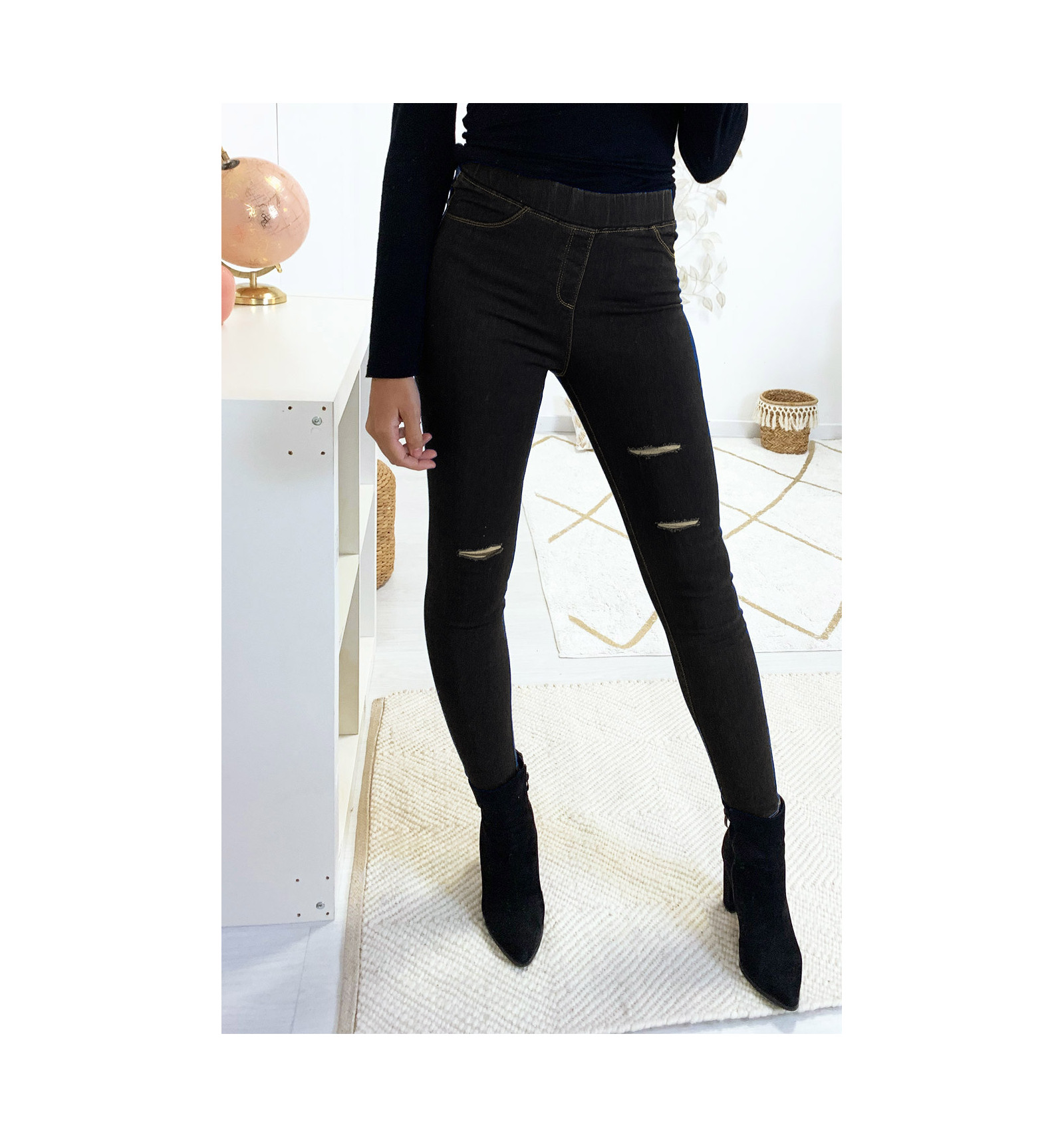 black ripped jeggings