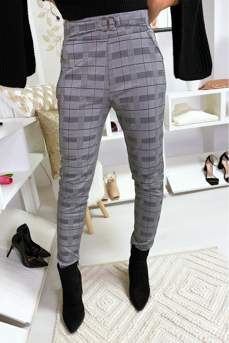 Pantalon cigarette Noir et Blanc à motif pieds de poule. Pantalon cigarette Noir et Blanc à motif pieds de poule.