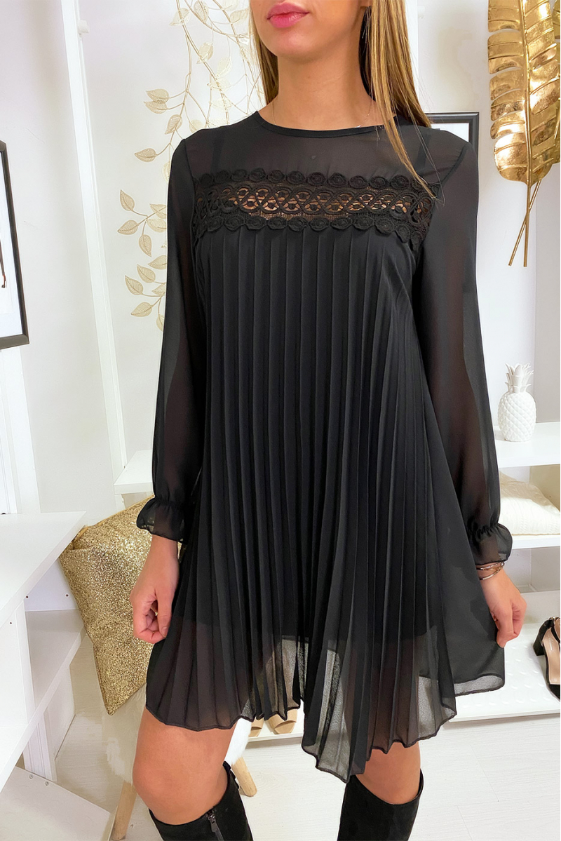 Sublime robe tunique trapèze noir plissé et doublé avec de la dentelle au buste Sublime robe tunique trapèze noir plissé et doublé avec de la dentelle au buste