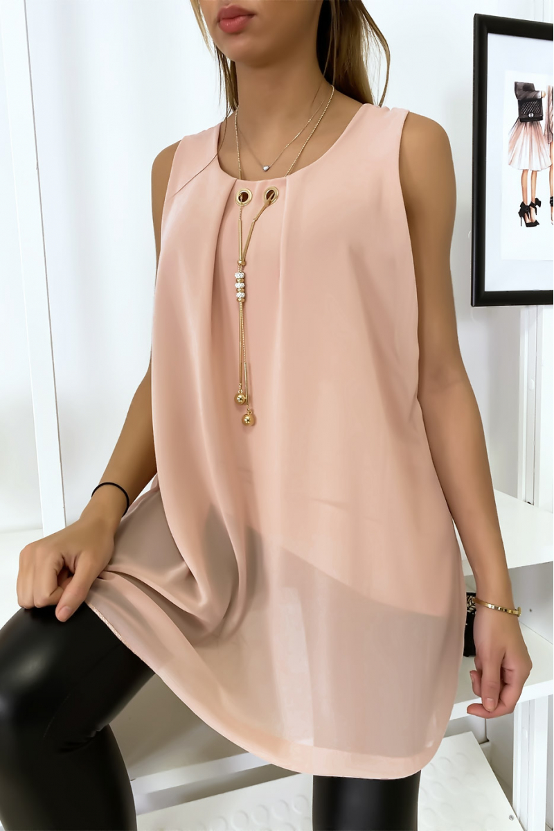 Haut rose en voilage avec collier. Haut rose en voilage avec collier.