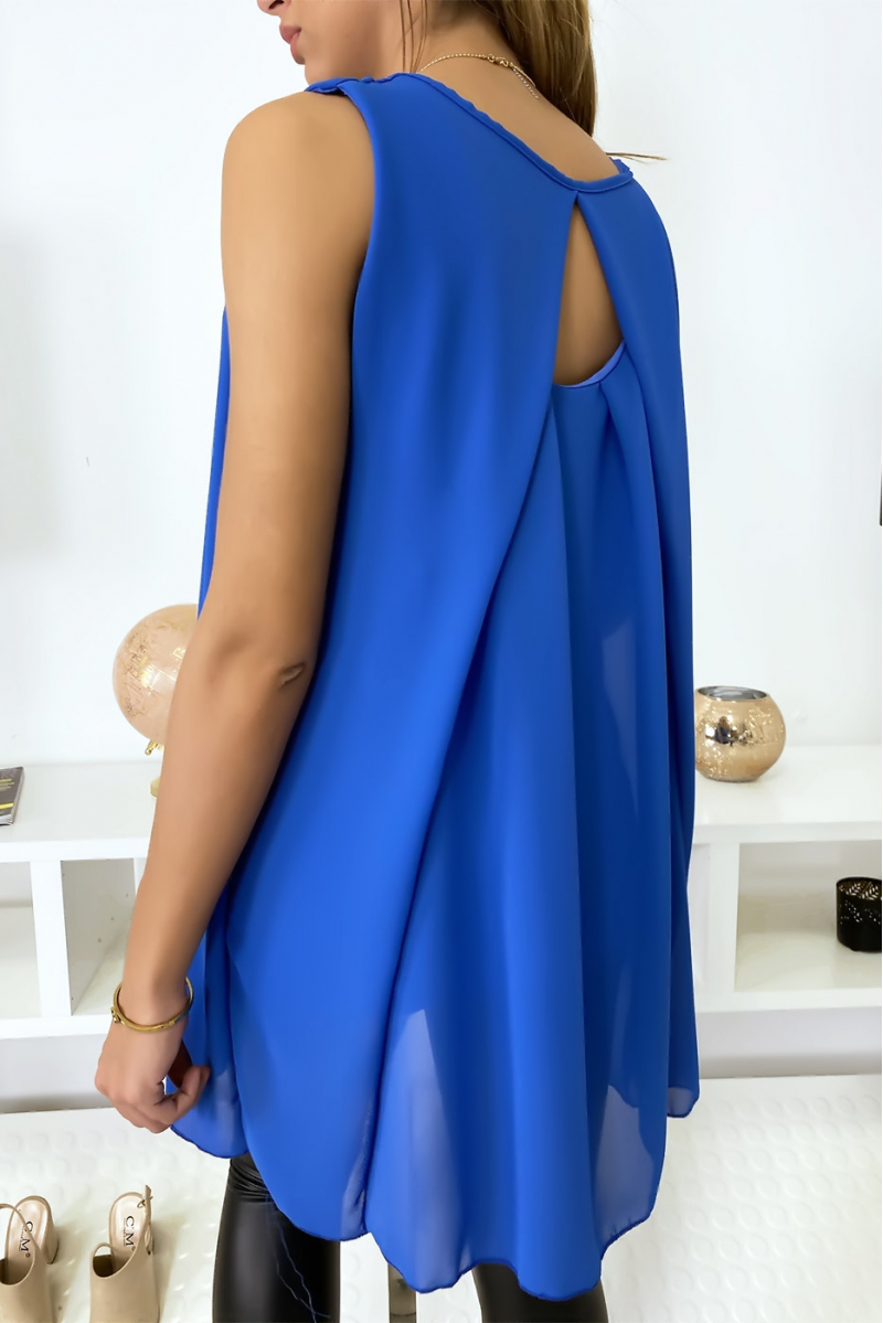 Haut royal en voilage avec collier. Haut royal en voilage avec collier.