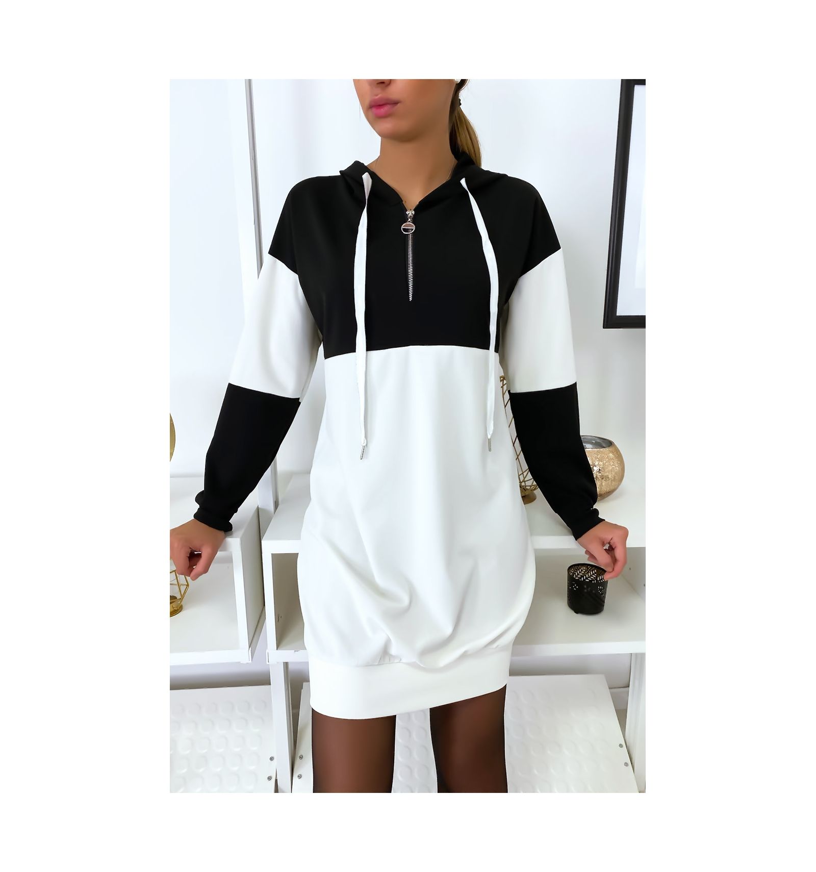 Robe sweat noir à capuche