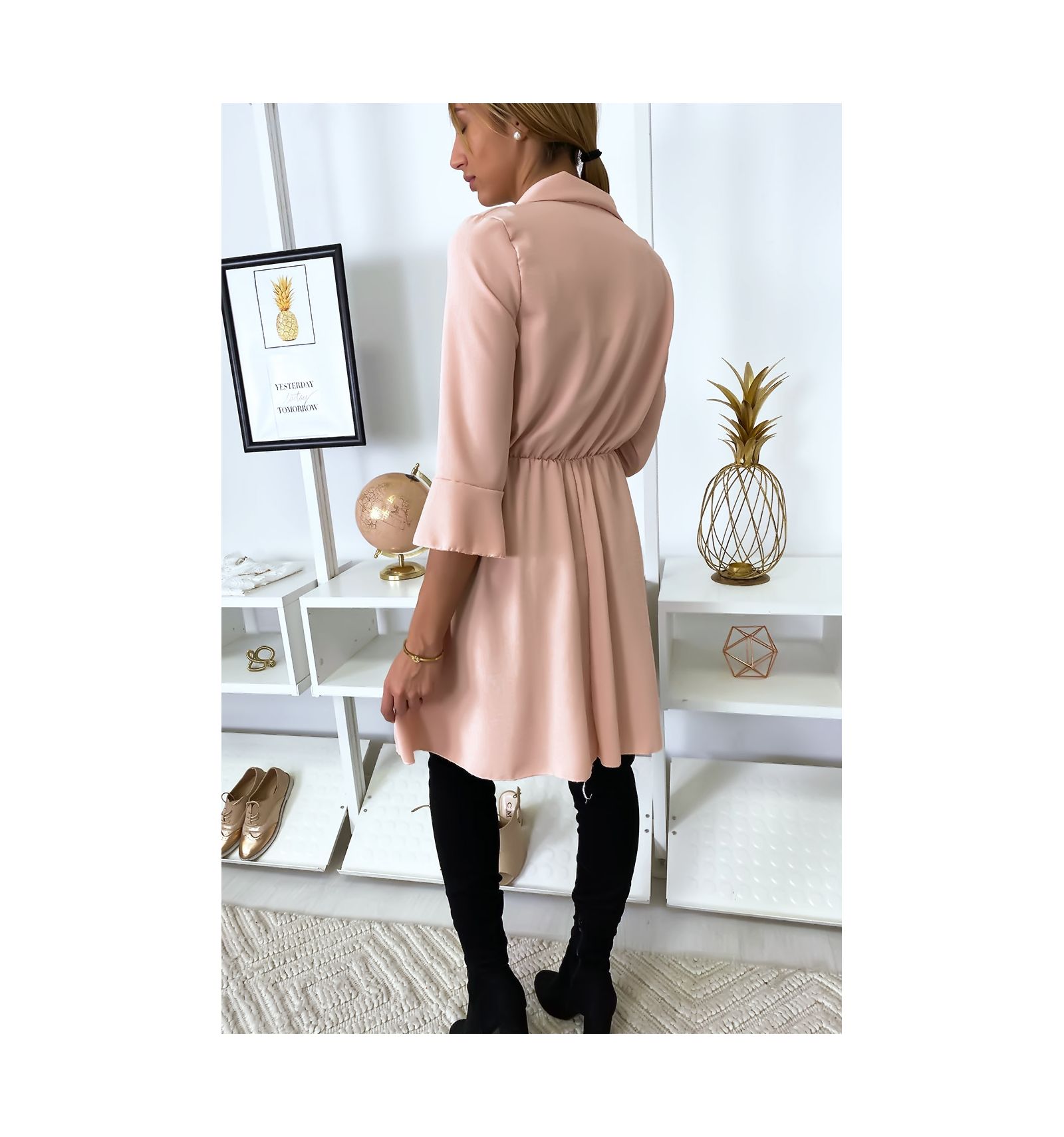 Robe fluide rose à col chemisier