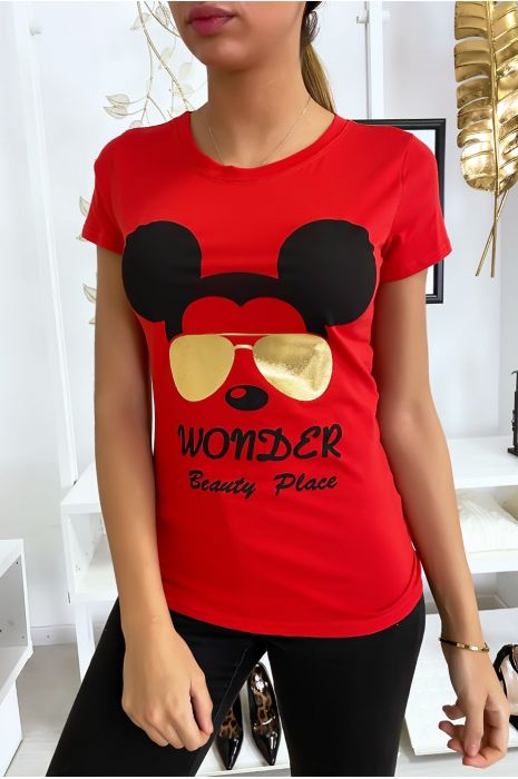 red t shirt with black jeans