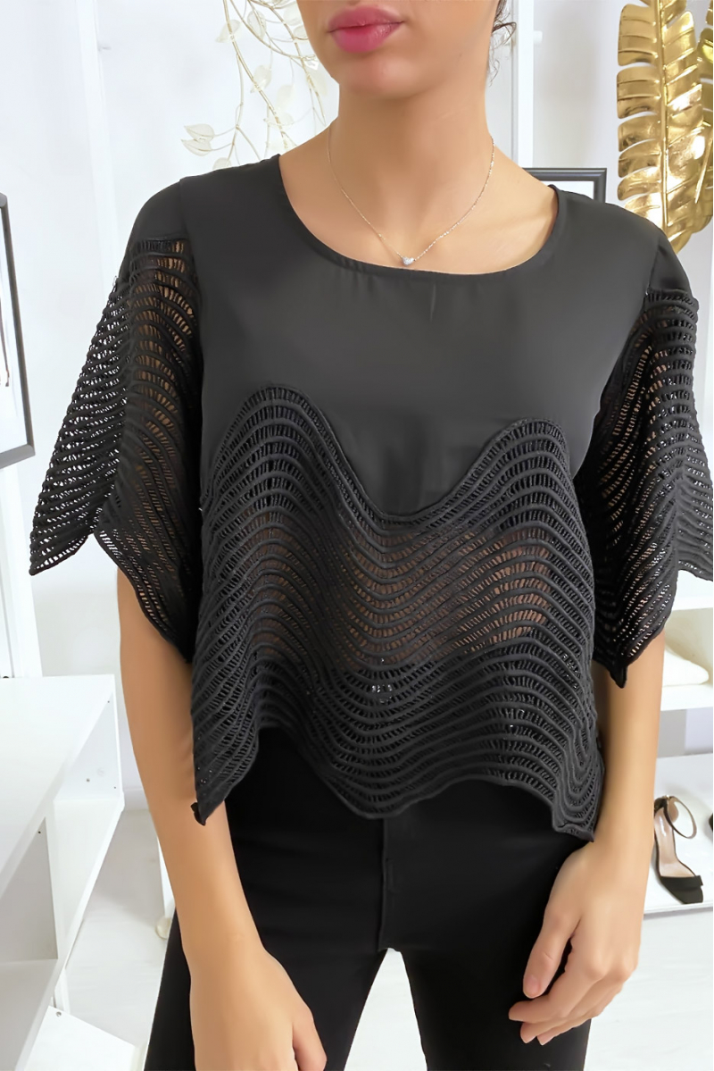 Haut noir court avec broderies Haut noir court avec broderies