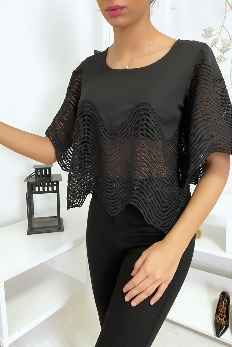 Haut noir court avec broderies Haut noir court avec broderies