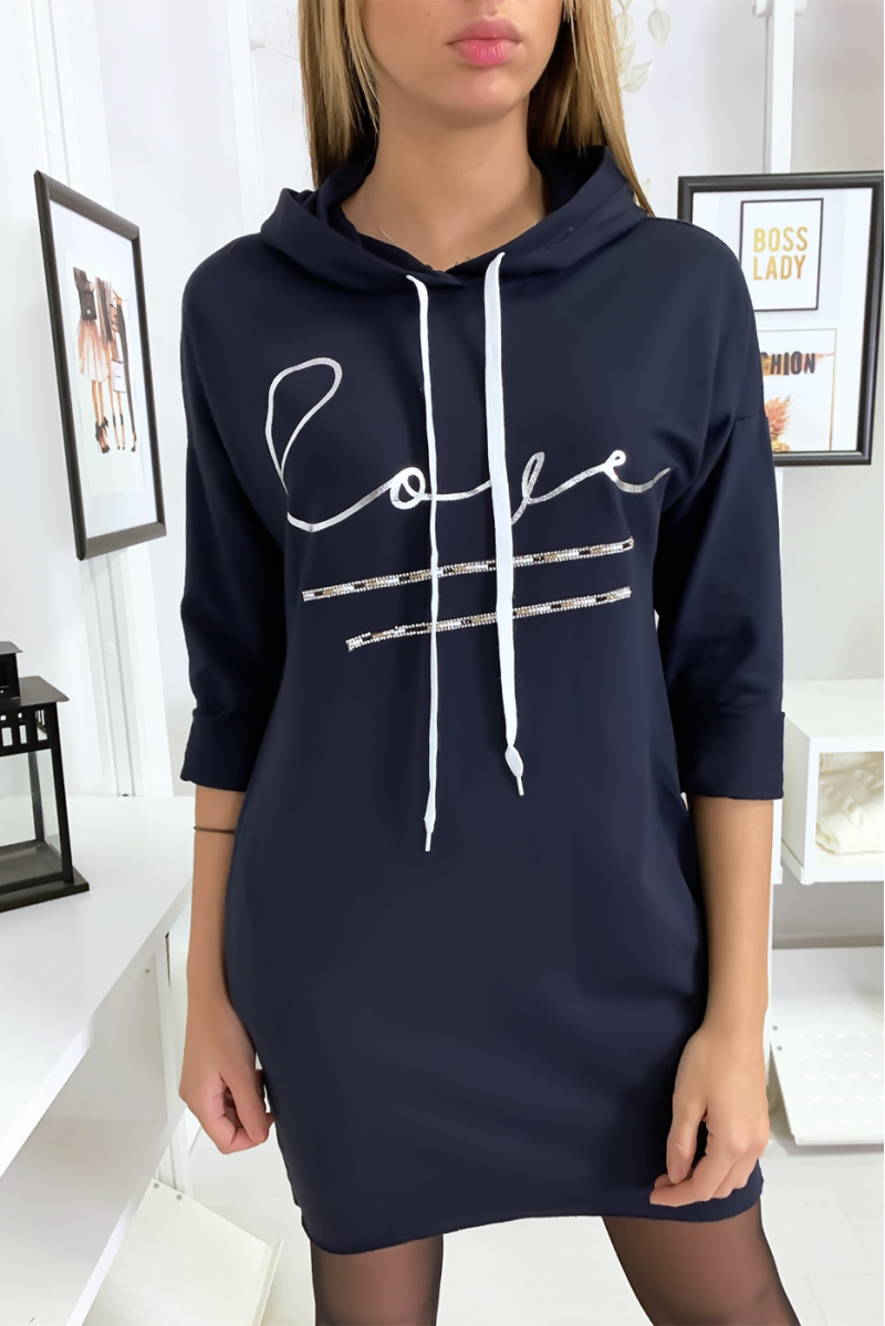 Navy hoodie met liefdesschrift en strass steentjes Navy hoodie met liefdesschrift en strass steentjes