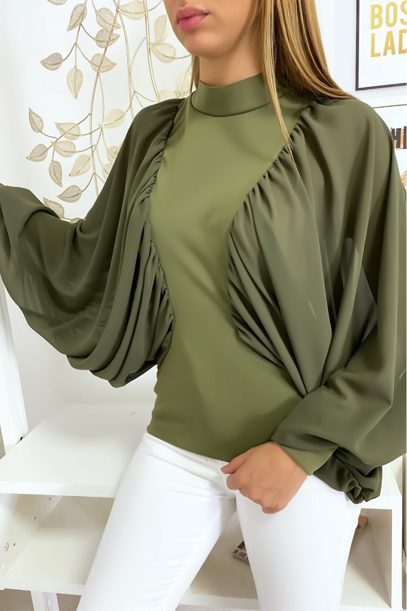 Blouse kaki bi matière avec ample manches en crêpe Blouse kaki bi matière avec ample manches en crêpe