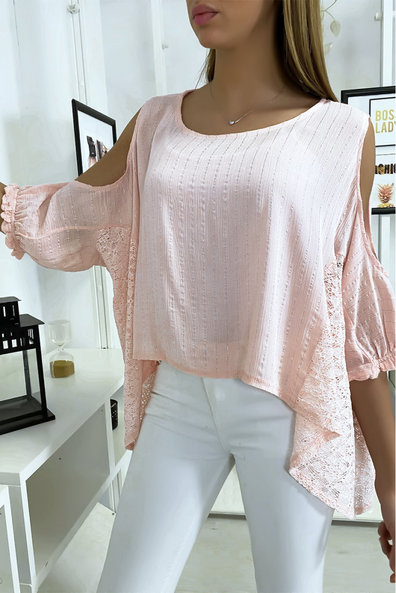 Blouse rose épaules dénudé avec dentelle et fil argenté Blouse rose épaules dénudé avec dentelle et fil argenté