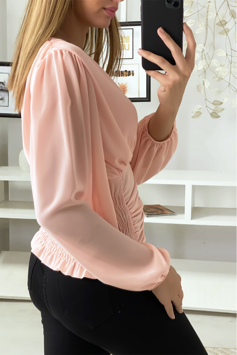 Blouse rose croisé au buste et cintré à la taille Blouse rose croisé au buste et cintré à la taille