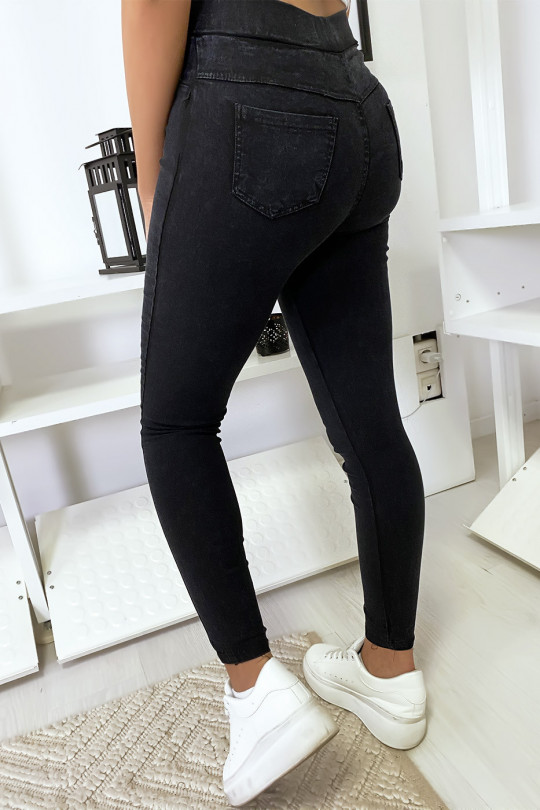 Zwarte stretchjeans met achterzakken Zwarte stretchjeans met achterzakken