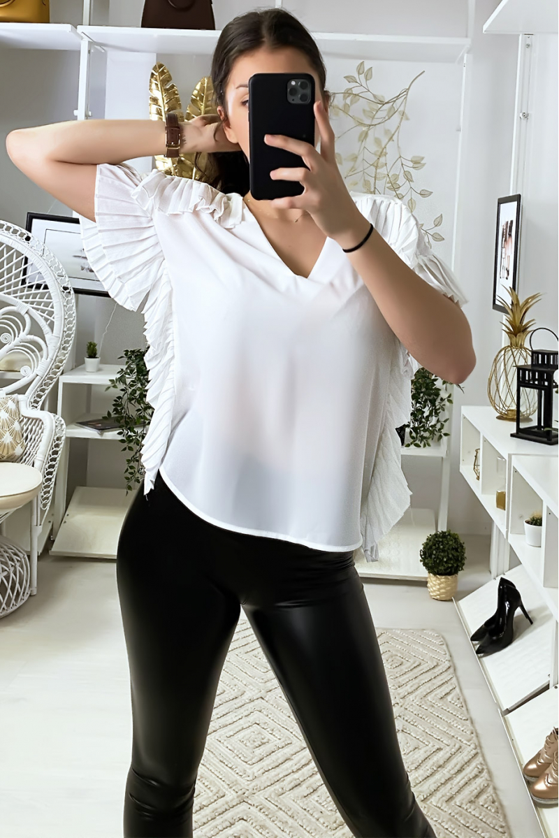 Blouse blanche en crêpe avec plissé sur les contours Blouse blanche en crêpe avec plissé sur les contours