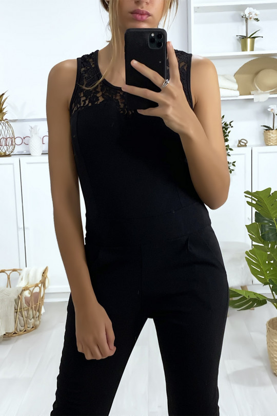 Combinaison noir avec poches et dentelle au buste Combinaison noir avec poches et dentelle au buste
