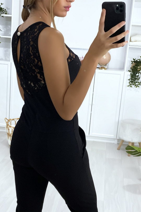 Combinaison noir avec poches et dentelle au buste Combinaison noir avec poches et dentelle au buste