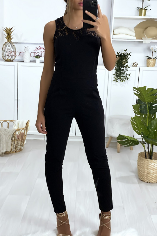 Combinaison noir avec poches et dentelle au buste Combinaison noir avec poches et dentelle au buste