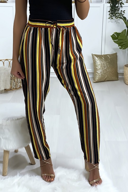 Pantalon à dominance camel en coton rayé avec poches Pantalon à dominance camel en coton rayé avec poches