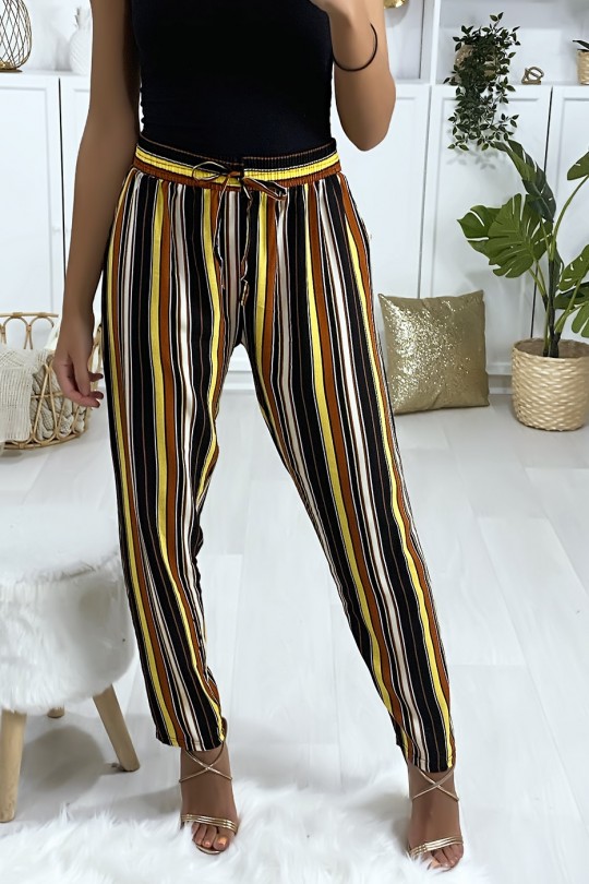 Pantalon à dominance camel en coton rayé avec poches Pantalon à dominance camel en coton rayé avec poches