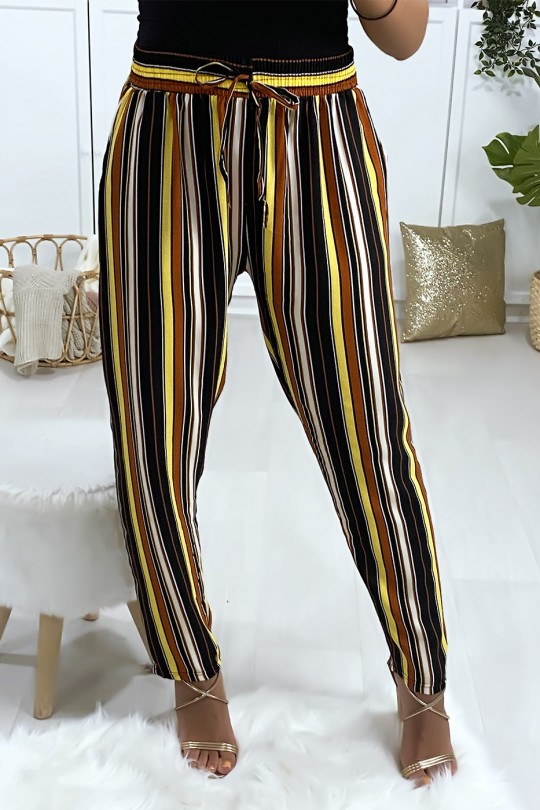 Pantalon à dominance camel en coton rayé avec poches Pantalon à dominance camel en coton rayé avec poches