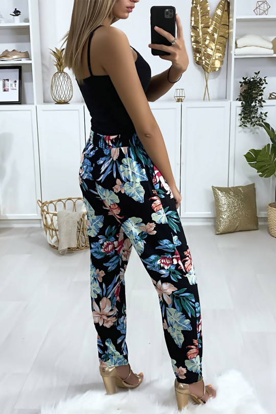 Zwarte fuchsia blauwe broek met bloemmotief van katoen met zakken Zwarte fuchsia blauwe broek met bloemmotief van katoen met zakken