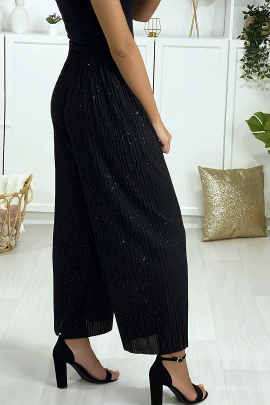 Pantalon palazzo noir plissé légèrement pailleté Pantalon palazzo noir plissé légèrement pailleté