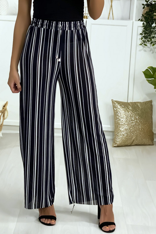 Pantalon palazzo rayé à dominance marine et blanc Pantalon palazzo rayé à dominance marine et blanc