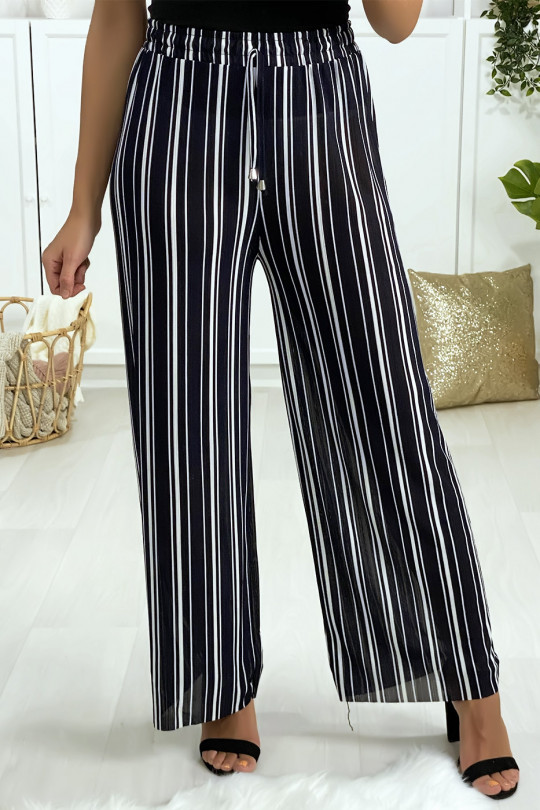 Pantalon palazzo rayé à dominance marine et blanc Pantalon palazzo rayé à dominance marine et blanc