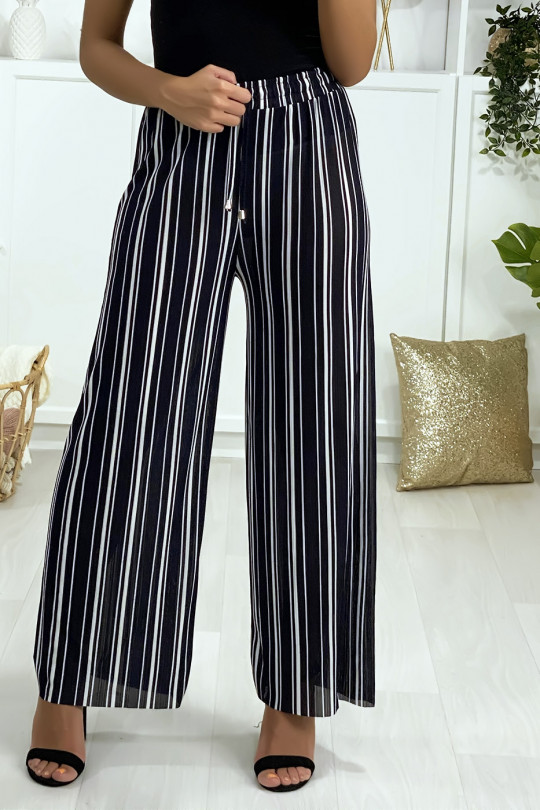Pantalon palazzo rayé à dominance marine et blanc Pantalon palazzo rayé à dominance marine et blanc