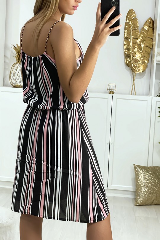 Robe en coton rayé noir et rose très agréable pour à porter Robe en coton rayé noir et rose très agréable pour à porter