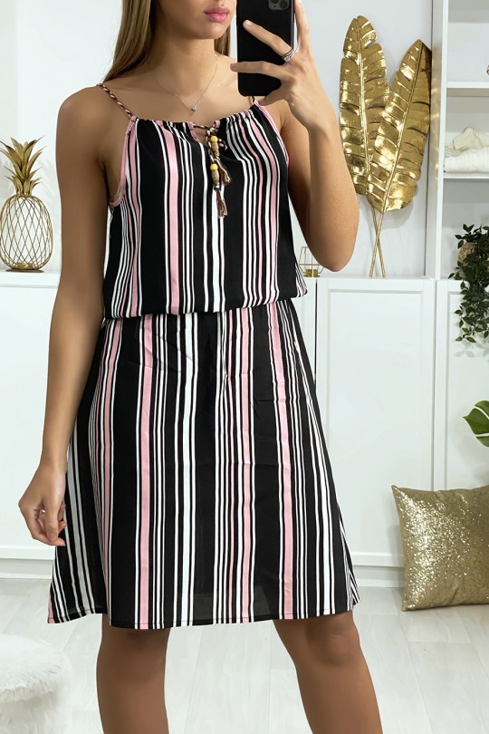 Robe en coton rayé noir et rose très agréable pour à porter Robe en coton rayé noir et rose très agréable pour à porter