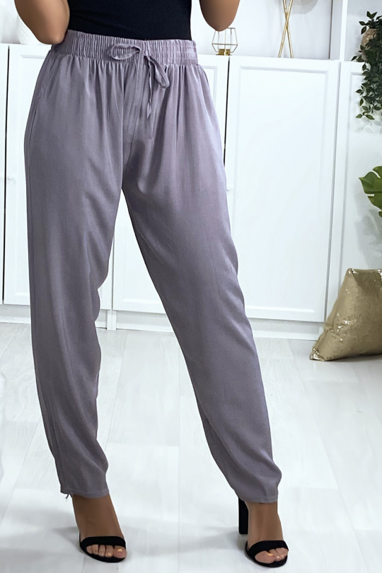 Pantalon gris en coton avec poches Pantalon gris en coton avec poches