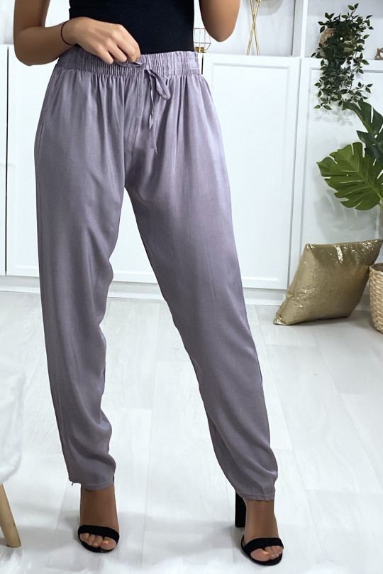 Pantalon gris en coton avec poches Pantalon gris en coton avec poches