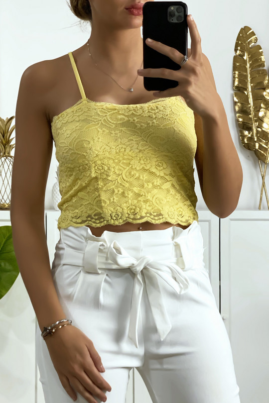 Débardeur jaune en dentelle doublé avec bretelle amovible Débardeur jaune en dentelle doublé avec bretelle amovible