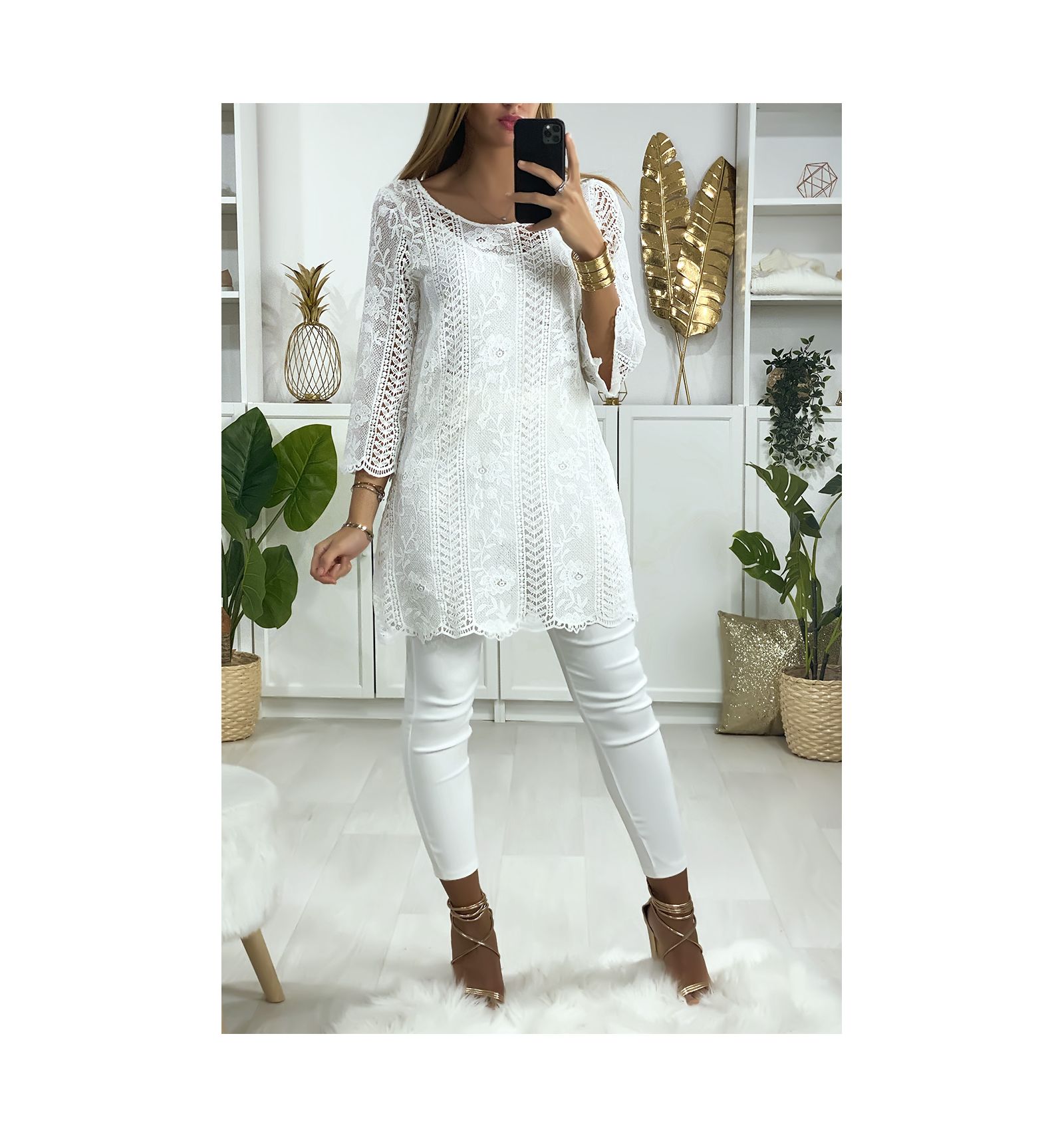 Tunique en dentelle blanche