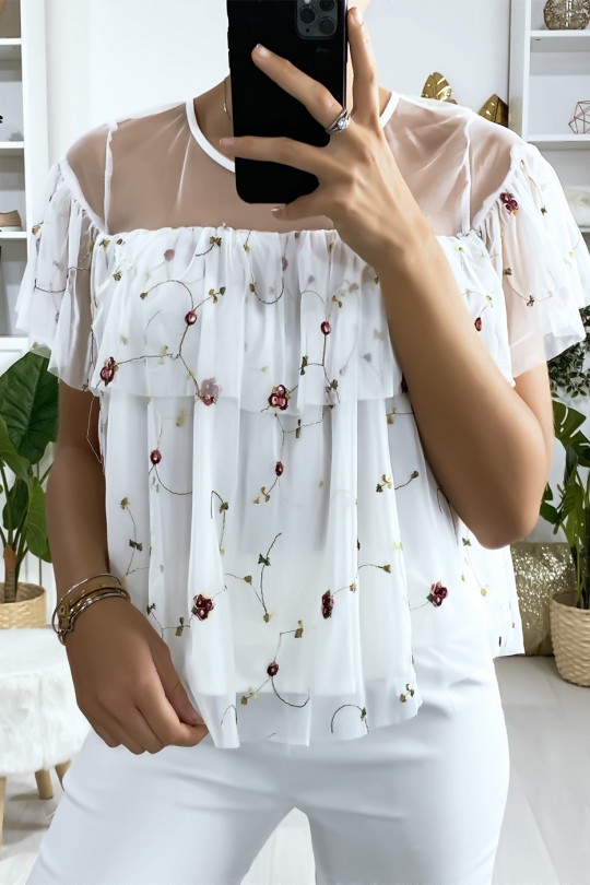 Blouse blanche à volant en tulle brodé Blouse blanche à volant en tulle brodé