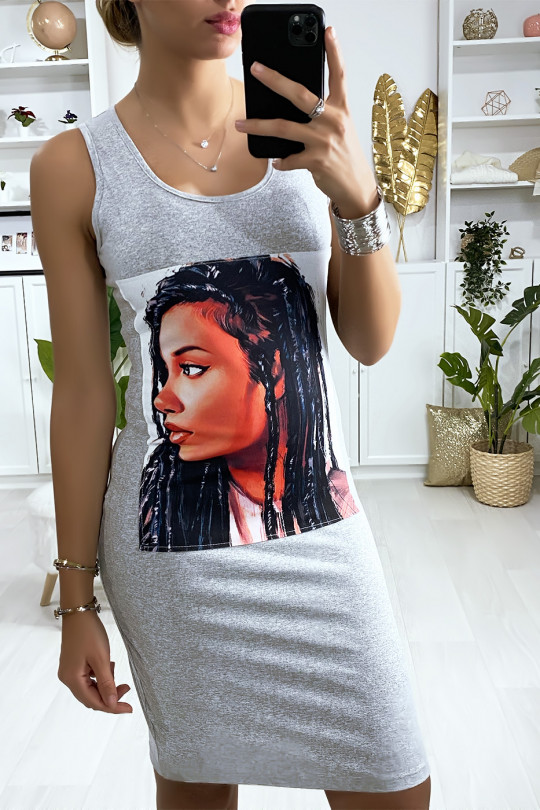 Robe gris avec dessin à l'avant Robe gris avec dessin à l'avant