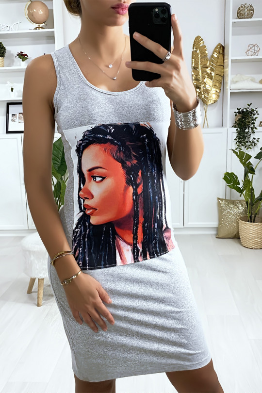 Robe gris avec dessin à l'avant Robe gris avec dessin à l'avant