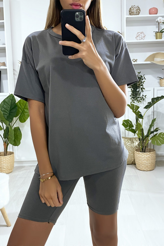 Ensemble short et t-shirt over size kaki très fashion Ensemble short et t-shirt over size kaki très fashion