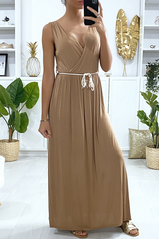 Longue robe croisé en camel avec ceinture en cordon Longue robe croisé en camel avec ceinture en cordon