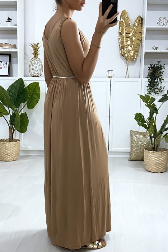 Longue robe croisé en camel avec ceinture en cordon Longue robe croisé en camel avec ceinture en cordon