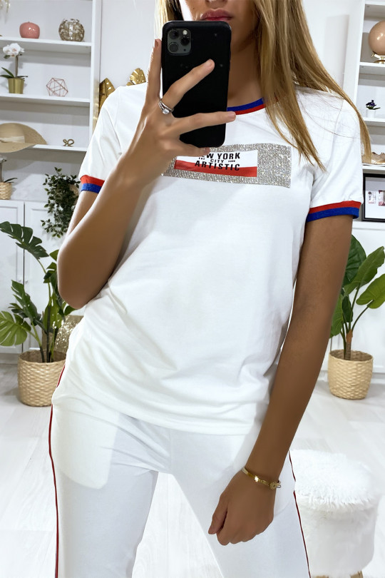 Ensemble jogging blanc avec bandes et strass Ensemble jogging blanc avec bandes et strass