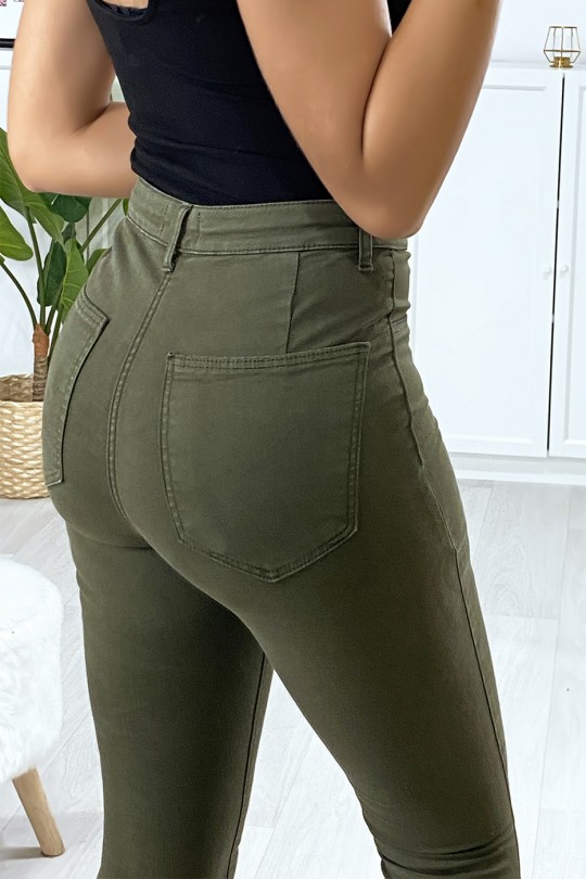 Jeans slim en kaki avec fausse poches à l'avant Jeans slim en kaki avec fausse poches à l'avant